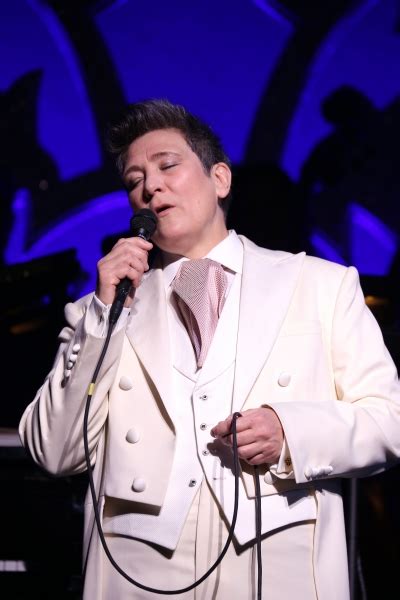 Photos Kd Lang Performs Hallelujah In After Midnight