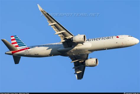 N458AL American Airlines Airbus A321 253NX Photo By Conor Clancy