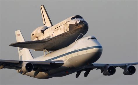Space Shuttle Discoverys Final Flight Photos Of An American Legend