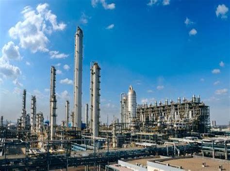 Chinas Largest Oil Refiner Sinopec Zhenhai Refining And Chemical