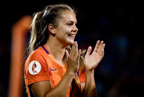 Lieke Martens Beste Speelster Van Het Ek Vrouwenvoetbal De Limburger