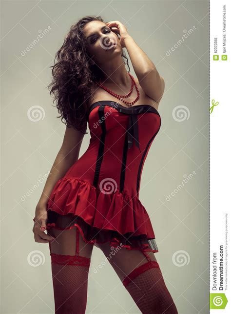 Femme Sexy Dans La Robe Rouge Courte Image Stock Image Du Fendage Mode 62370355