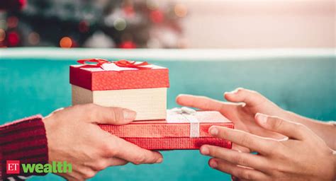 The box includes savory treats to make anyone feel good and there's even a sympathy card. Financial Gifts for Parents: Good financial gifts that you ...