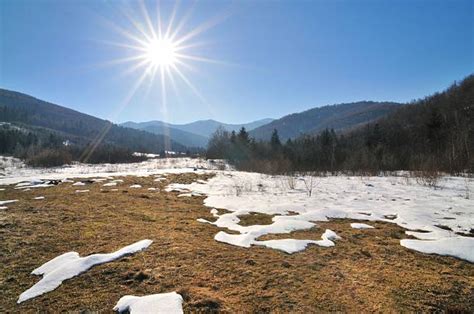 Snow Melting Stock Photos Pictures And Royalty Free Images Istock