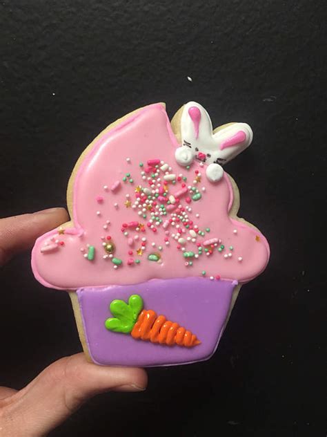 Peeking Bunny Cupcake Cookie Hayley Cakes And Cookieshayley Cakes And