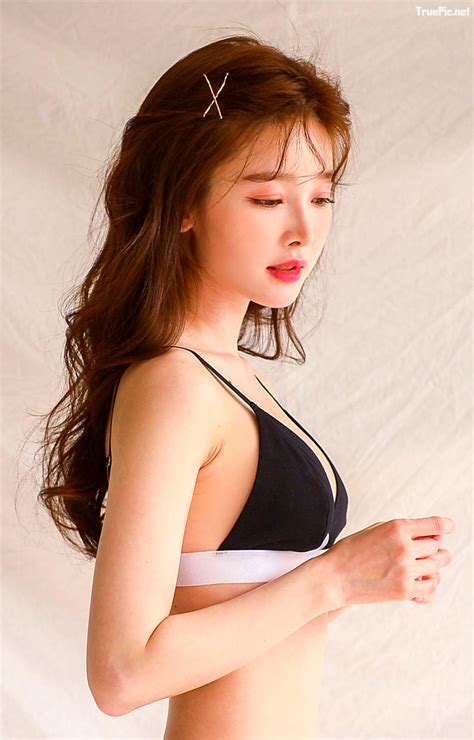 Korean Fashion Kim Hee Jeong Model Lingerie Set May 2018