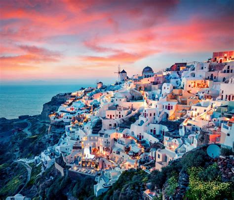 It is nestled against the hillside at the southern side of the plains of büyük menderes river. Things To Do In Santorini: The Ultimate Guide To This ...