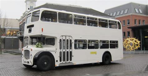 Engelse Dubbeldekker wit (ca. 53 pers.) trouwauto huren - Engelse