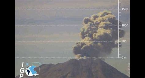 El Volcán Ubinas Tuvo Esta Fuerte Explosión Hoy Video Peru El