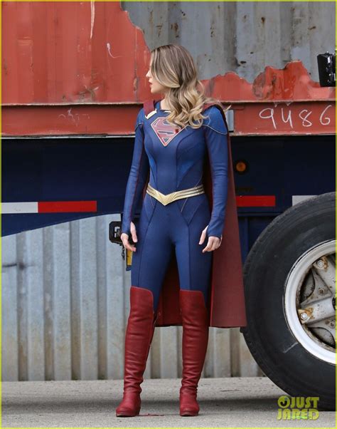 Melissa Benoist Returns To The Set Of Supergirl After Giving Birth See The First Photos