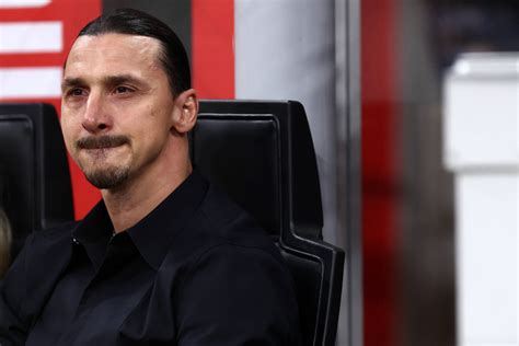 Zlatan Ibrahimovic Beendet Beim Ac Milan Seine Karriere Als Fußballer