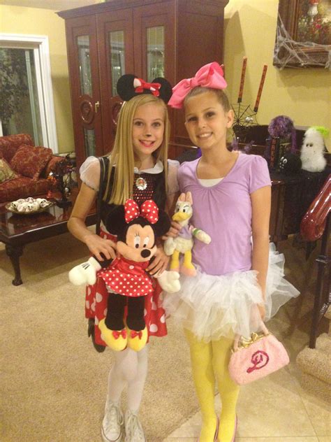 Daisy Duck And Minnie Mouse Halloween Coustum Cute Ideas