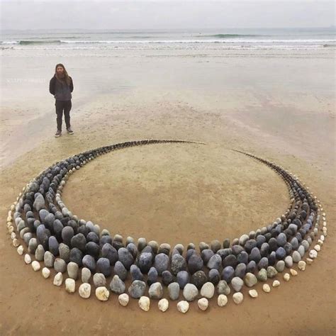 Awesome Picz Artist Jon Foreman Arranges Beach Land Art Land Art