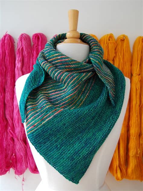 Sign up for free patterns, lots of yarn love and a free 12 beginner stitch patterns ebook to download. Knitting Patterns Galore - Drea's Shawl