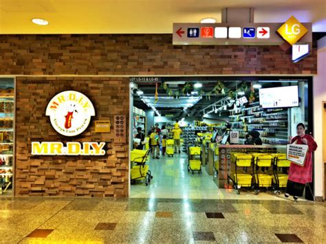 Mr.diy is celebrating its 700th store in malaysia, thanks malaysians by offering discounts on home brand and bestselling items, slashing up to 50%. 7 Places In Malaysia That're Giving Out Free Face Masks So ...