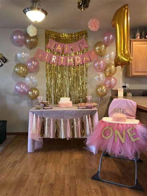 Pin By Habiba Hussain On Evelyn In 2020 Girl Birthday Decorations