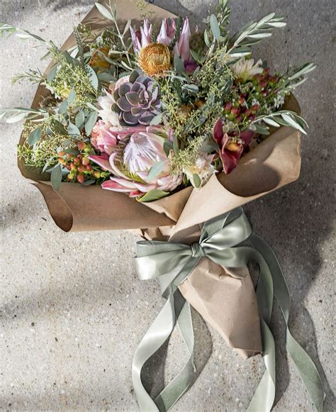 5 Bouquet Of Flowers Wrapped In Paper Paper Crafts