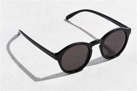 10 Sunglasses The World S Most Stylish Men Are Wearing Right Now Photos Gq