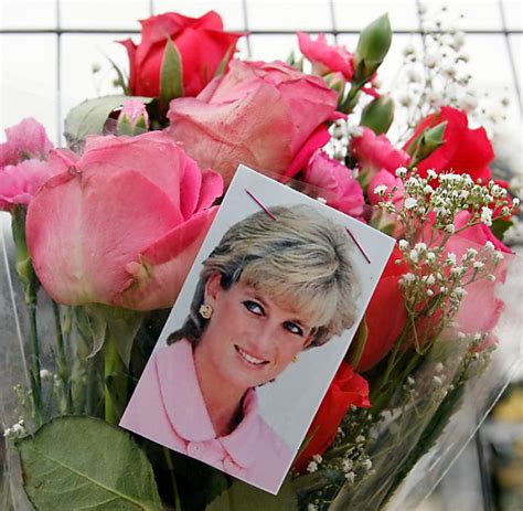 Am tag, an dem prinzessin diana 60 jahre alt geworden wäre, werden ihre söhne william und harry sie mit einer statue ehren. Großbritannien: Gedenken an Prinzessin Diana 15 Jahre nach ...
