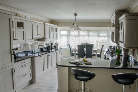 12 beautiful gray kitchen cabinets. Ethereal beauty - in a classic painted kitchen in Farrow ...