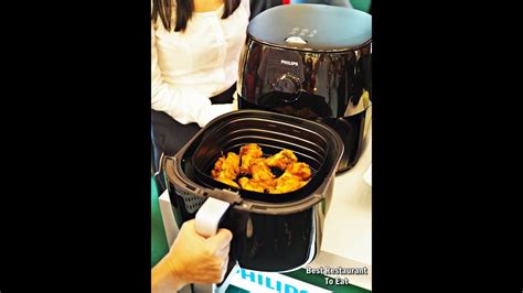A 'tornado' of hot air melts away fat — capturing it all in the bottom of the airfryer xxl for easy disposal. PHILIPS AIR FRYER XXL HD9630/99 With Twin TurboStar ...