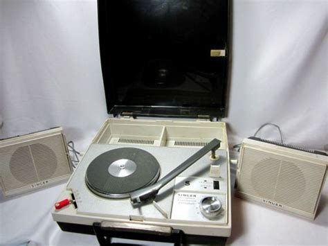 Record Player Portable Working Retro Vintage Singer Turntable Record