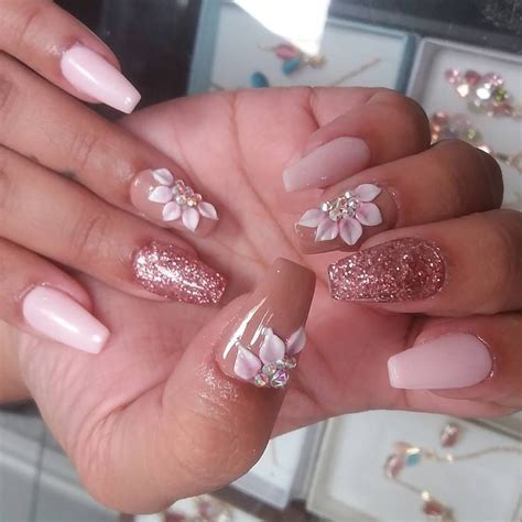 Pin By 𝕁𝕖𝕟𝕟𝕚𝕗𝕖𝕣 𝕃𝕪𝕟𝕟𝕖♛ On ♡nαíls♡ Pink Flower Nails Acrylic