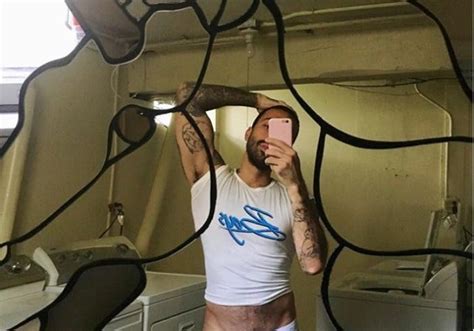 mom sent his thirst trap photos to a woodworker what happened next will leave you rolling
