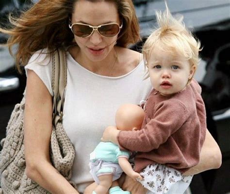 Shiloh La Figlia Di Angelina Jolie E Brad Pitt Diventa Un Maschietto La Trasformazione