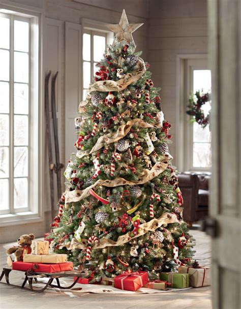 16 Ideas How To Decorate Your Christmas Tree And Bring The Magic Into