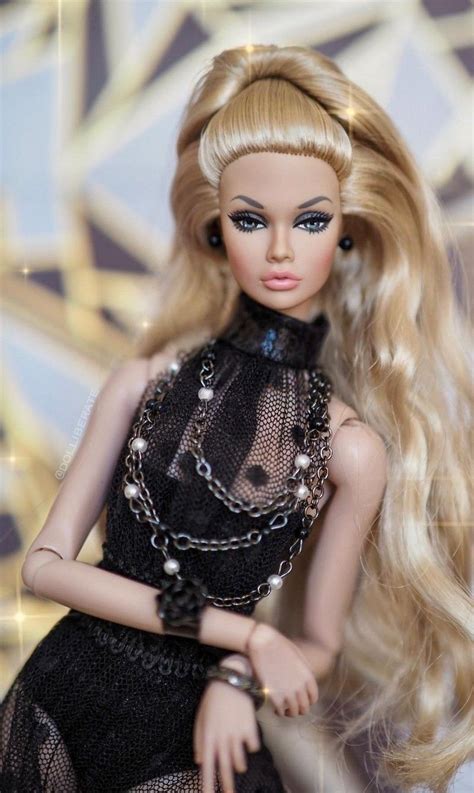 Pin By Lamé Vermeulen On For The Love Of Barbie Glamour Dolls Beautiful Barbie Dolls