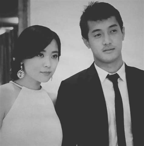 Vợ chồng hoàng tử harry muốn độc lập tài chính, đổi lấy cuộc sống tự do hơn khi từ bỏ vai trò của mình trong hoàng gia anh. Gia đình cực phẩm của Hoàng hậu "vạn người mê" Bhutan: Em ...