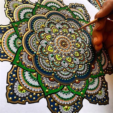 Making old phone case new with mandala art. Good Afternoon IG! Hope you're all well! I have FOUR 8" # ...