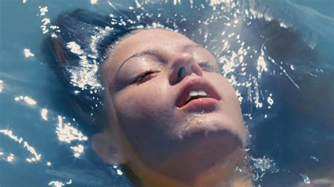 Review Blue Is The Warmest Colour Financial Times