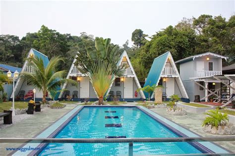 Pecinta kolam renang tentu tidak ingin mendapati kolam renangnya berlumut. 10 Perkara Menarik Yang Mesti Dilakukan di Pulau Pangkor ...