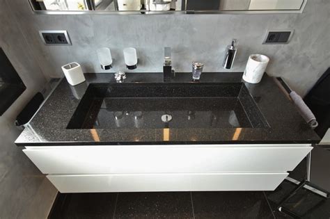Granitfliesen black star galaxy poliert 61×30 5×1 cm. Granit Bad mit Star Galaxy - Modern - Badezimmer - Köln ...