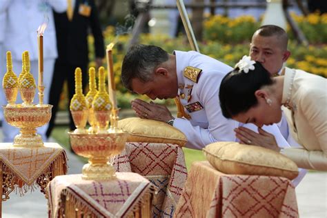 สมเด็จพระนางเจ้าฯ พระบรมราชินี เสด็จฯ ทรงเปิดงานวันสตรีไทย ประจำปี 2562. ในหลวงและสมเด็จพระราชินีสุทิดา เสด็จฯถวายราชสักการะพระบรม ...