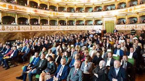 Al Teatro Bonci Si Celebrano I 70 Anni Di Cna Immagini E Ricordi