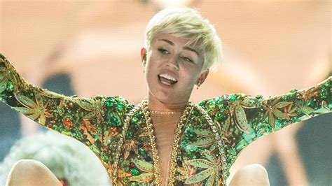 Miley Cyrus Performed In Nothing But Underwear During Her Bangerz Concert