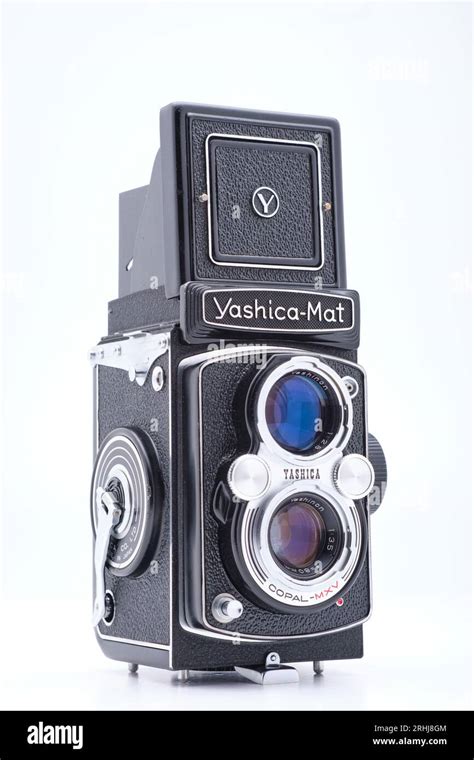 Yashica Mat Twin Lens Reflex Tlr Vintage Medium Format Film Camera