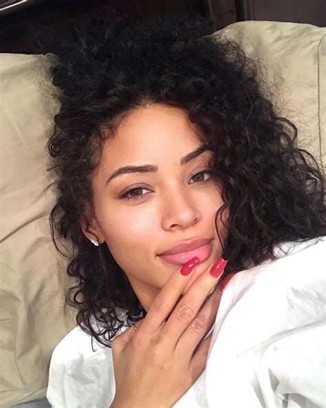 Desma On Instagram Wait Till My Shit Grow Back 😌 🏽 Lol😩 Light Skin Girls Curly Hair Styles