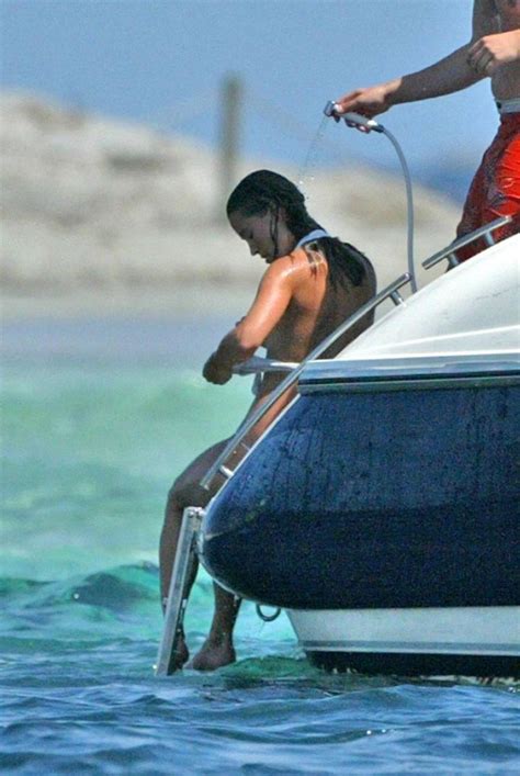 Pippa Middleton Nude And Bikini Pics From Caribbean Islands