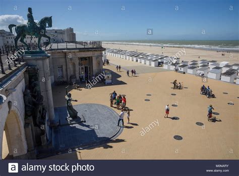 Für ihren strandurlaub stehen in belgien bis zu 15 renommierte badeorte und seebäder zur auswahl. Belgien, Oostende, Strand, Belgium Stock Photo: 172573183 ...