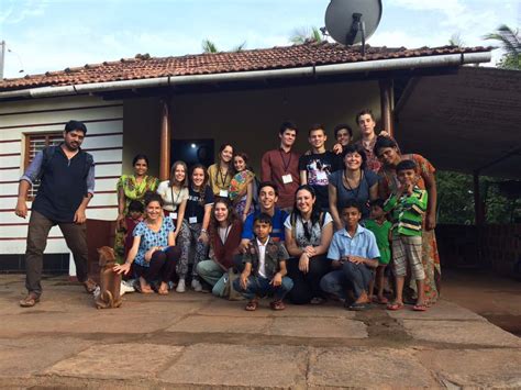 Alumnos De Primero Bachillerato En El I Viaje Solidario A La India