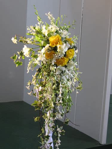 Flowers For Royal Weddings Making Dianas Bouquet