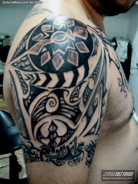 Diseños e ideas para inspirarte en tu próximo tatuaje. Tatuaje de Hombro, Tribales, Maoríes