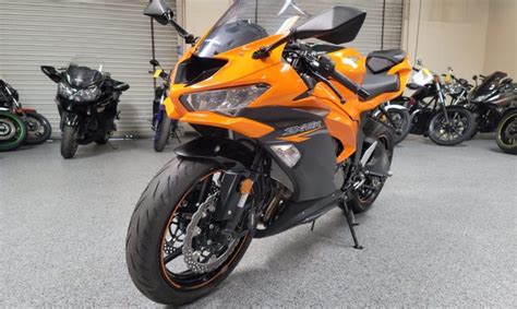 Candy steel furnace orange/metallic spark black. 2020 Kawasaki Ninja 636 ZX6R | AK Motors