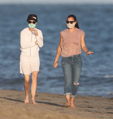 Jennifer Garner Takes A Walk With A Pal On The Malibu Shore After Her