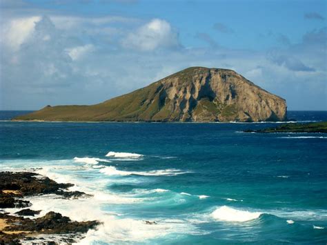 Mānana island is an uninhabited islet located 0.75 mi (1.21 km) off kaupō beach, near makapuʻu at the eastern end of the island of oʻahu in the hawaiian islands. Rabbit Island,Oahu,Hawaii | Flickr - Photo Sharing!