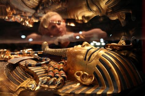 tutankhamun exhibition returns to brussels marking 100th anniversary of tomb s discovery the